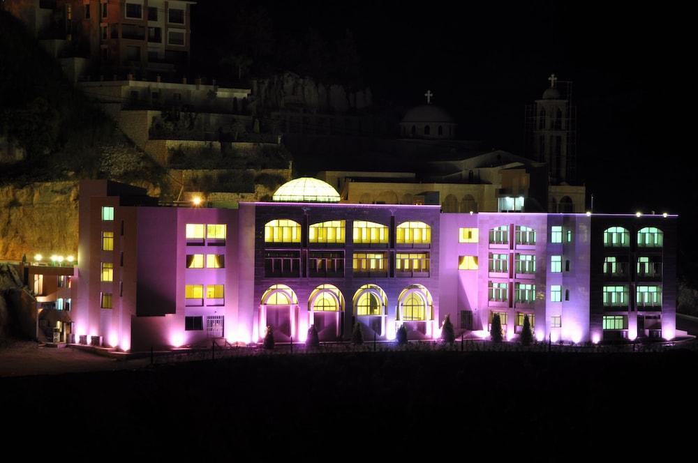 Liqaa Hotel Beirut Exterior photo
