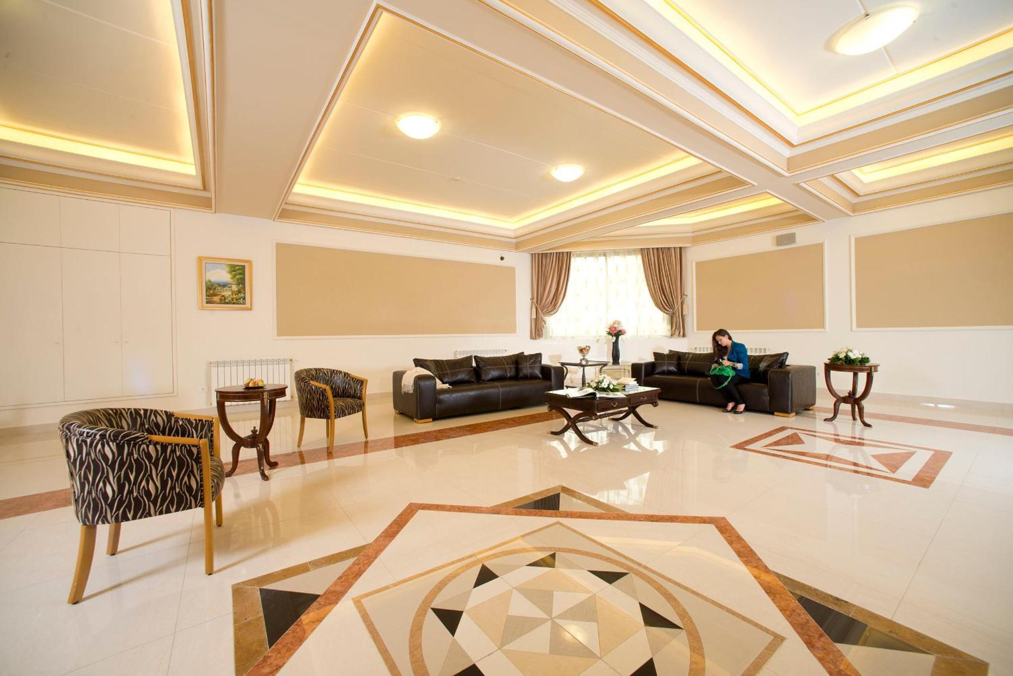 Liqaa Hotel Beirut Exterior photo