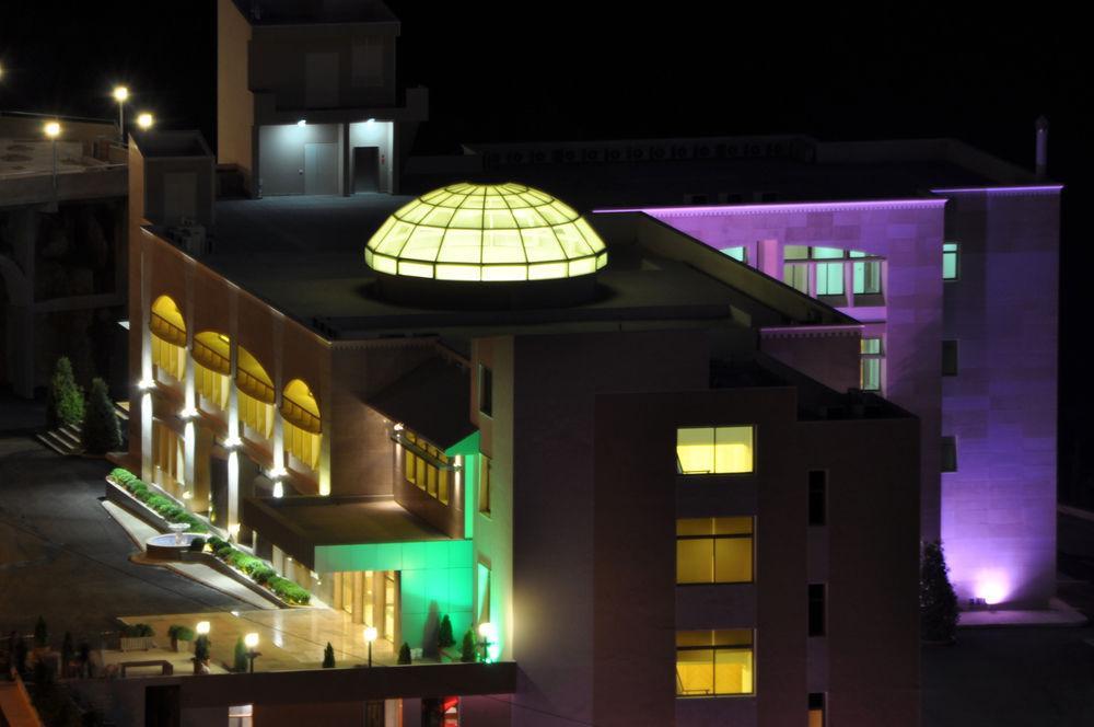 Liqaa Hotel Beirut Exterior photo